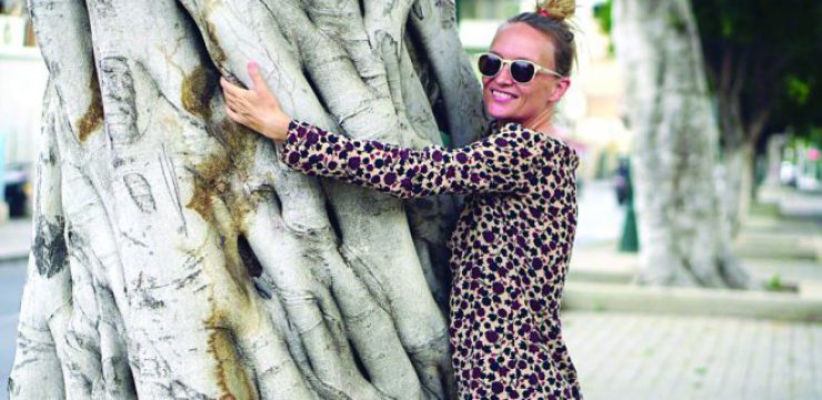 Karin_Kloosterman_withtree.jpg